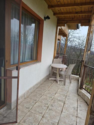 стаи за гости Традиция in Kravenika
