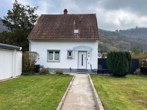 Ferienhaus mit Trifelsblick in Annweiler am Trifels, Deutschland