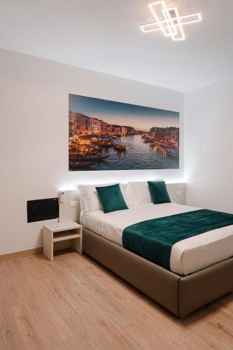 1 double bed, 1 twin bed
