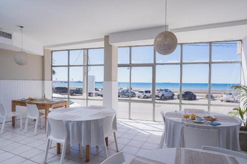 Tampilan eksterior, Rayentray Hostal in Puerto Madryn