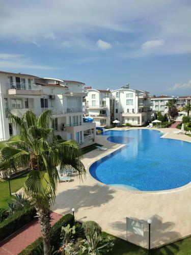 Appartement confortable avec piscine et wifi – khách sạn tại Belek