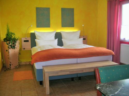 2 twin beds