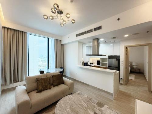 Bright Stylish 1BR in Prime JVC - image 3