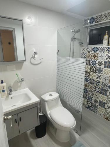 Lujoso apartamento con jacuzzi y gimnasio in Villa Mella