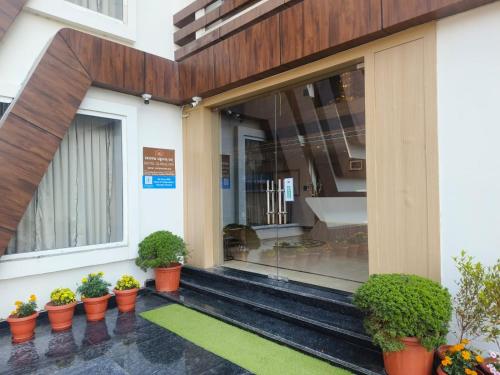 Sissepääs, Hotel Global INN Ghatagaon Near Maa Tarini Temple in Duburi