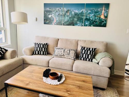 Modern 2-Bed, 2-Bath Main Suite in Langford – khách sạn tại Millstream