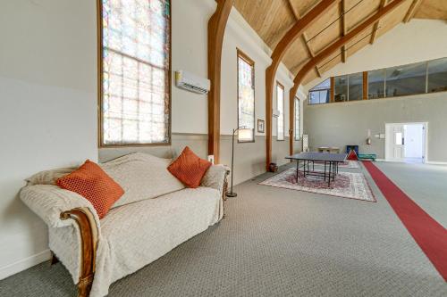 Walk to Clear Lake! Converted Church w/ Game Room in 拉克波特
