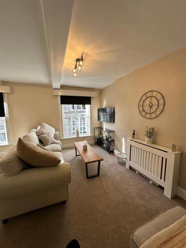 Charming 3 Bedroom High St Apartment in Much Wenlock