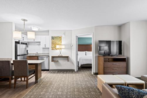 2 bedrooms, 4 beds