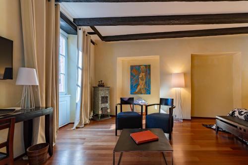 Le B. Suites, Chambres & Restaurant – Riquewihr, NE