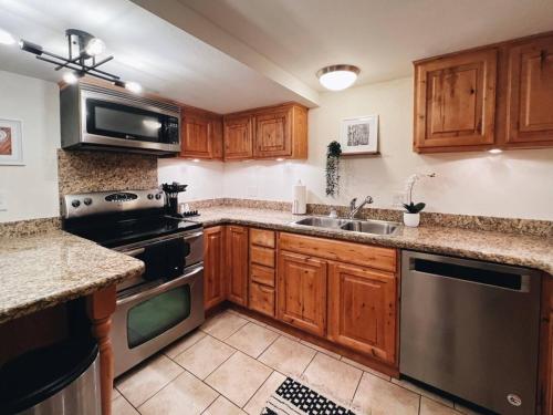 Skiers Paradise — Minutes from resorts! - Snow Basin Circle, UT