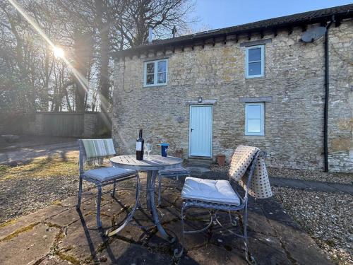 Ashley Cottage - charming and peaceful property with stunning views near Bath & Bristol – khách sạn tại Wick