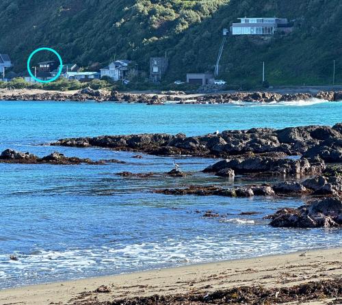 Epic Ocean Views & Outdoor bath in Island Bay