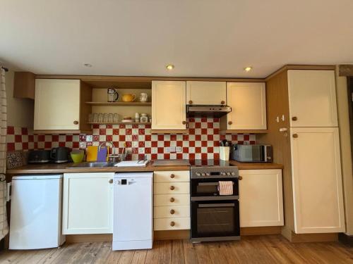 Bay Tree Cottage near Bath & Bristol - sleeps 5 in Wick