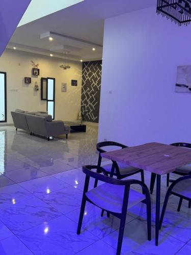 chez Louise in Sintian