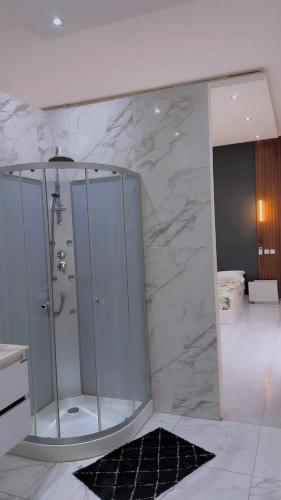 chez Louise in Sintian