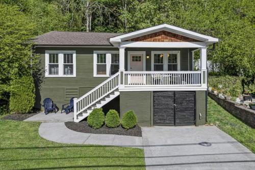 Charming House 5 Minutes to Downtown Chattanooga and Aquarium in Chattanooga, USA