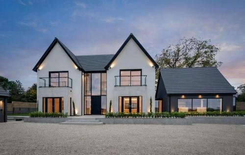 Intelligent smart home with amazing views in Maer