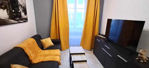 Le Petit Jaune – khách sạn tại Orthez