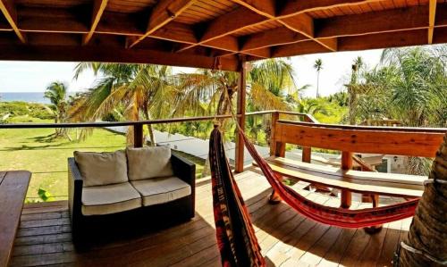 Jobos Beach House - Steps from the beach! in San Antonio (PR)