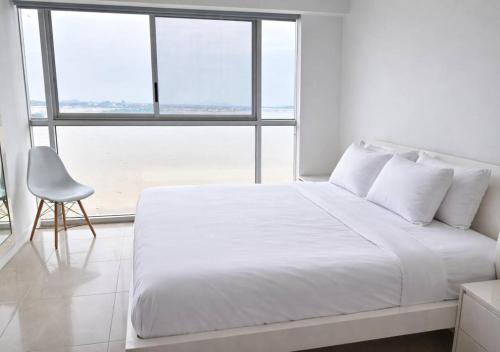 Suite moderna en Guayaquil con vista al río excelente ubicación - image 4