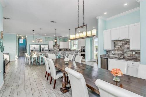 Baywatch Beach House - image 5