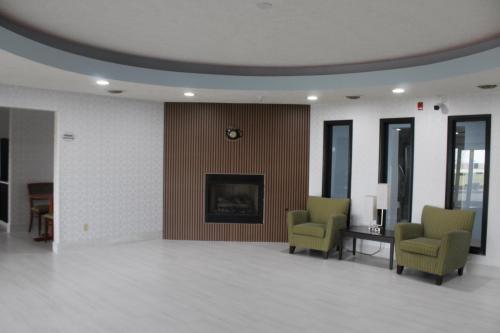 Lobby, Burgundy Inn & Suites in El Paso (IL)