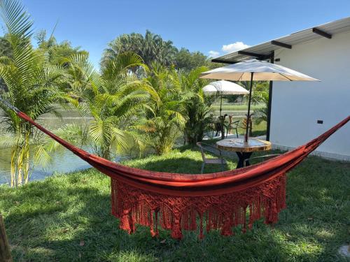 Ziwa Ecohotel Roldanillo Valle - Cabaña Mwezi