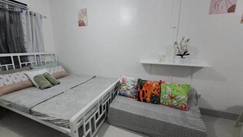 White Studio Kriegz Pad 2 in Kidapawan City