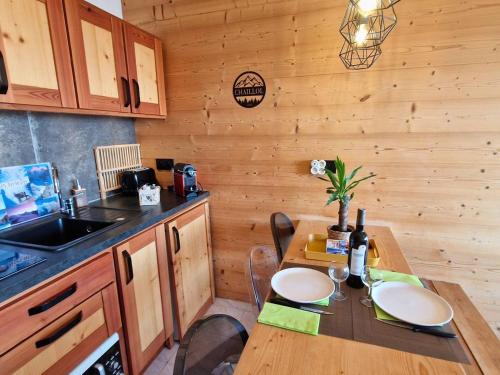 Grand studio, animaux admis - 6 pers., balcon SUD in Saint-Michel-de-Chaillol