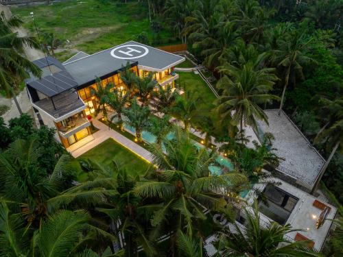 The Nest of Happiness- Panoramic Jungle Luxury Estate with Helipad and Huge Pool