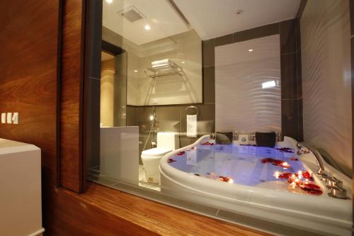 Baie, Grand Plaza Hotel - Takhasosi Riyadh in Riyadh