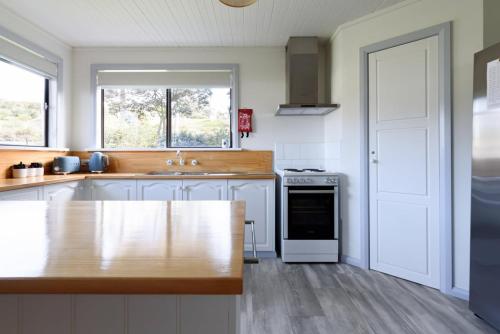 Lulworth Coastal Getaway - Close To The Beach in Lulworth