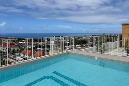 'Bondi Fairview' Coastal Panorama with Balcony - image 36