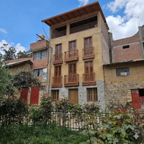 Wasicha Plaza Huancaya in Miraflores (Yauyos)
