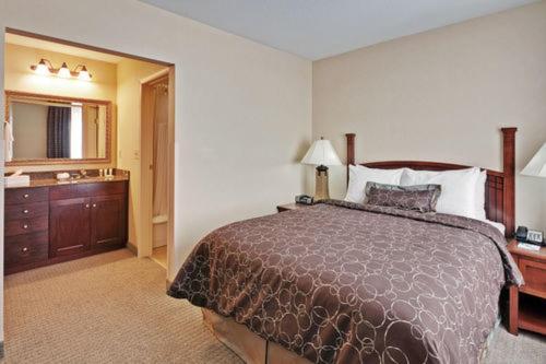 Staybridge Suites Buffalo-Airport