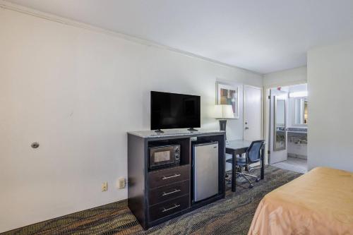 Quality Inn & Suites Conference Center Thomasville - image 36