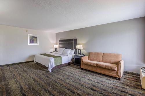 Quality Inn & Suites Conference Center Thomasville - image 32