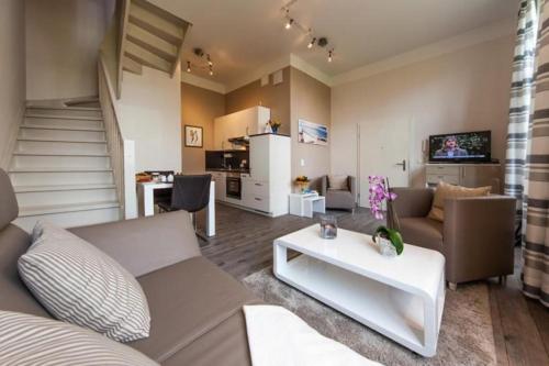 One-Bedroom Apartment image 5
