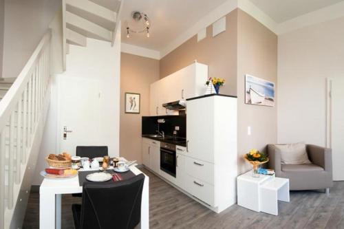 One-Bedroom Apartment image 3
