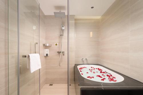 room detail thumbnail 2