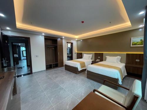 CROWN HOTEL in Van An