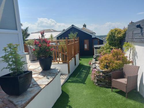 Garden, Meadow View Apartments near Fistral Blu