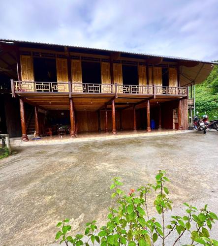 Trà Hills Homestay (Tra Hills Homestay) in Bac ha