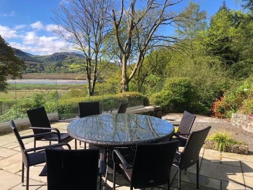 Snowdonia Mawddach escape in Pen-y-bryn
