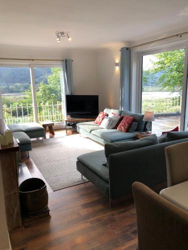 Snowdonia Mawddach escape in Pen-y-bryn