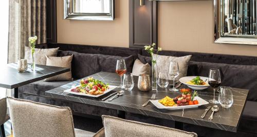 Restaurante, Victor's Residenz-Hotel Gummersbach in Gummersbach