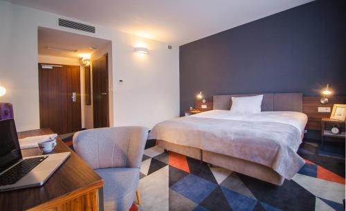 Vulcan Hotel - image 13