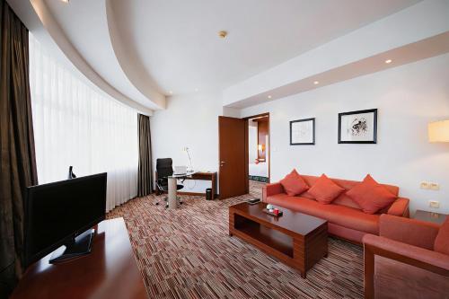 room detail thumbnail 1