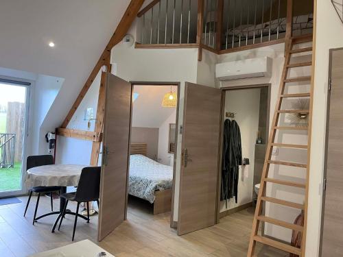 Séjour à la campagne - Logement cosy et chaleureux (Sejour a la campagne - Logement cosy et chaleureux) in Saint-Calez-en-Saosnois